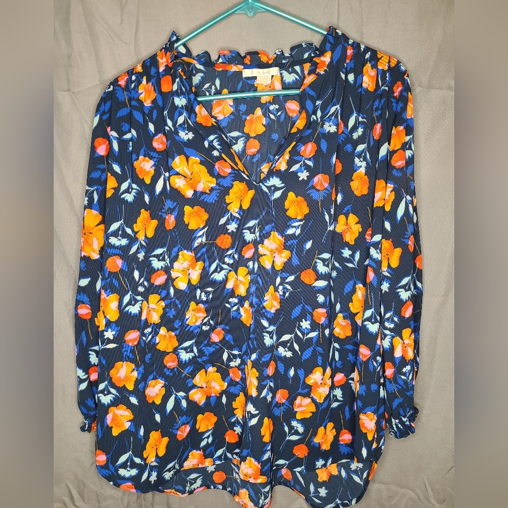 c&e Floral Blouse with Ruffle Accents size XL